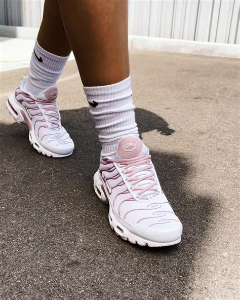 Nike Air Max Plus Sneaker (Women) 